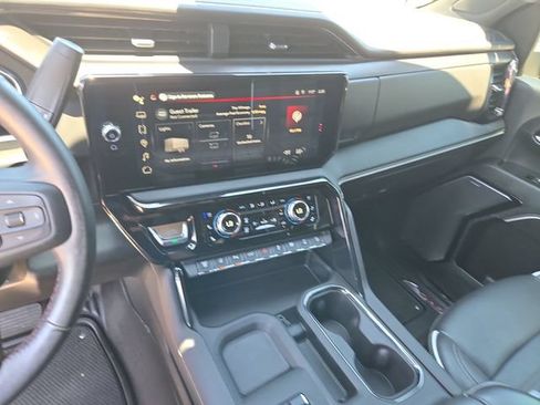 Used 2025 GMC Sierra 2500 AT4X AWD/4WD image 11