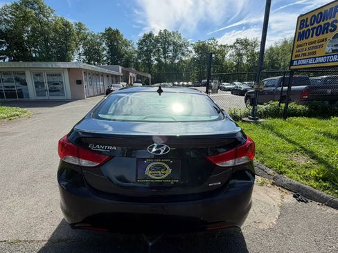 Used 2011 Hyundai Elantra Limited w/ Premium Pkg 5 FWD image 4