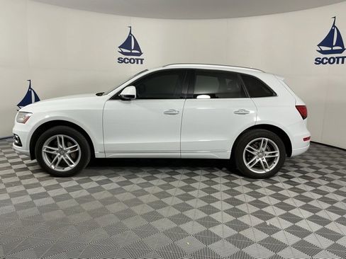 Used 2017 Audi Q5 2.0T Premium Plus w/ Technology Package image 4