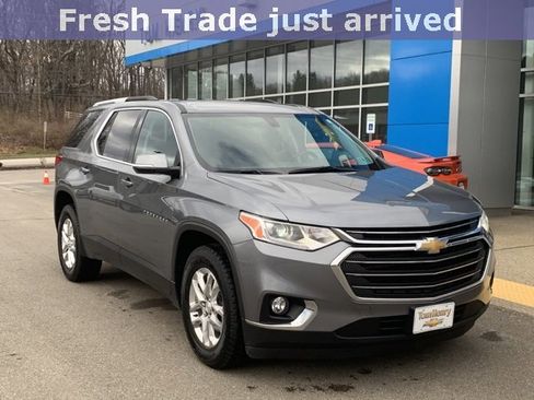 Used 2018 Chevrolet Traverse LT image 2