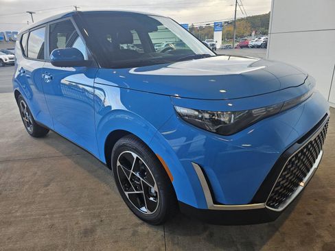 Used 2023 Kia Soul EX image 7