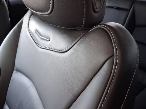 Used 2025 Cadillac XT4 Premium Luxury w/ LPO, Floor Liner Package FWD image 20