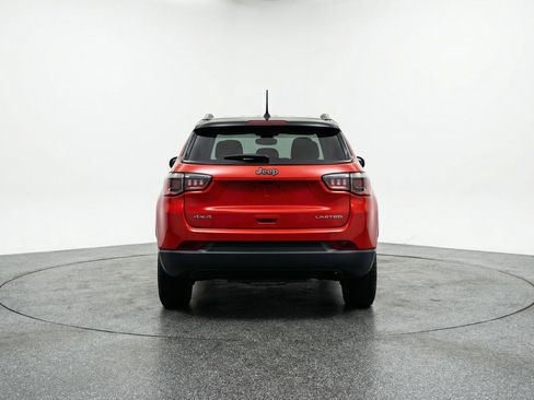 Used 2025 Jeep Compass Trailhawk image 7