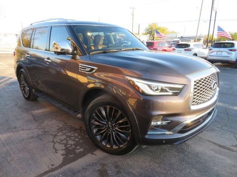 Used 2024 INFINITI QX80 Sensory w/ Cargo Package image 3