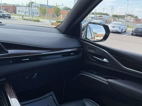 Used 2022 Cadillac Escalade Premium Luxury AWD/4WD image 66