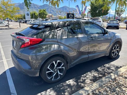 Used 2018 Toyota C-HR XLE FWD image 11