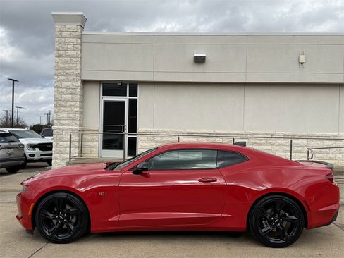 Used 2024 Chevrolet Camaro LT image 3