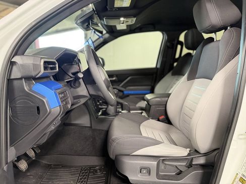 Used 2025 Toyota Tacoma TRD Off-Road image 12