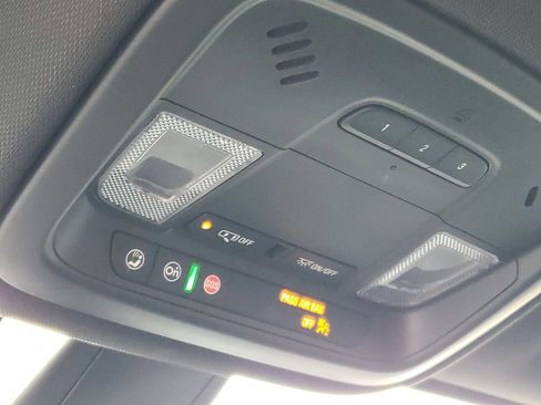 Used 2023 Chevrolet Traverse RS w/ LPO, Floor Liner Package image 22