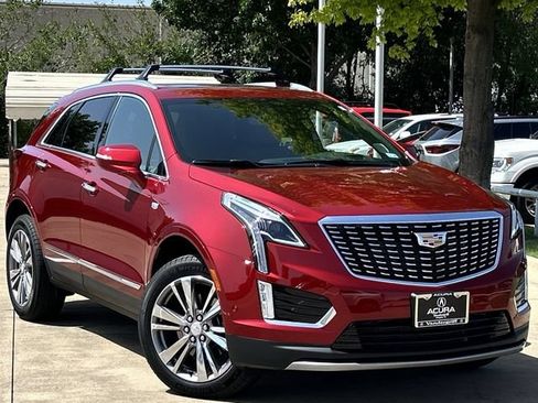 Used 2025 Cadillac XT5 Premium Luxury w/ Technology Package FWD image 2