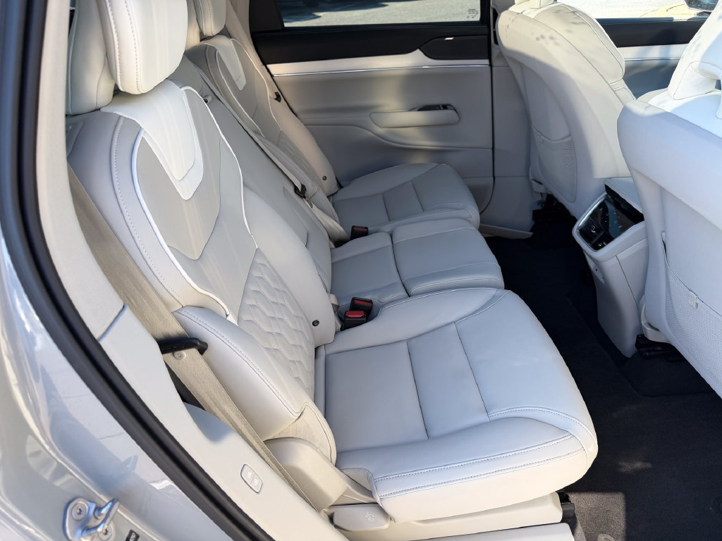 Certified 2025 Volvo EX90 Ultra AWD/4WD image 18