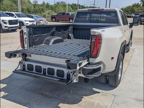 New 2026 GMC Sierra 3500 SLE w/ SLE Value Package AWD/4WD image 14