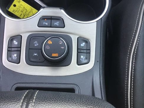 Used 2019 GMC Terrain Denali w/ GMC Pro Grade Package AWD/4WD image 11