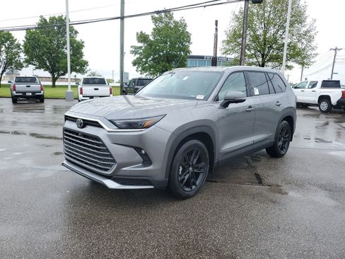 New 2026 Toyota Grand Highlander AWD Hybrid image 2