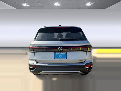 New 2026 Volkswagen Taos SEL image 9