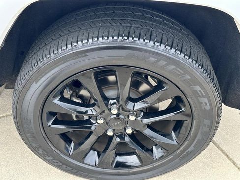 Used 2021 Jeep Grand Cherokee Laredo X image 24