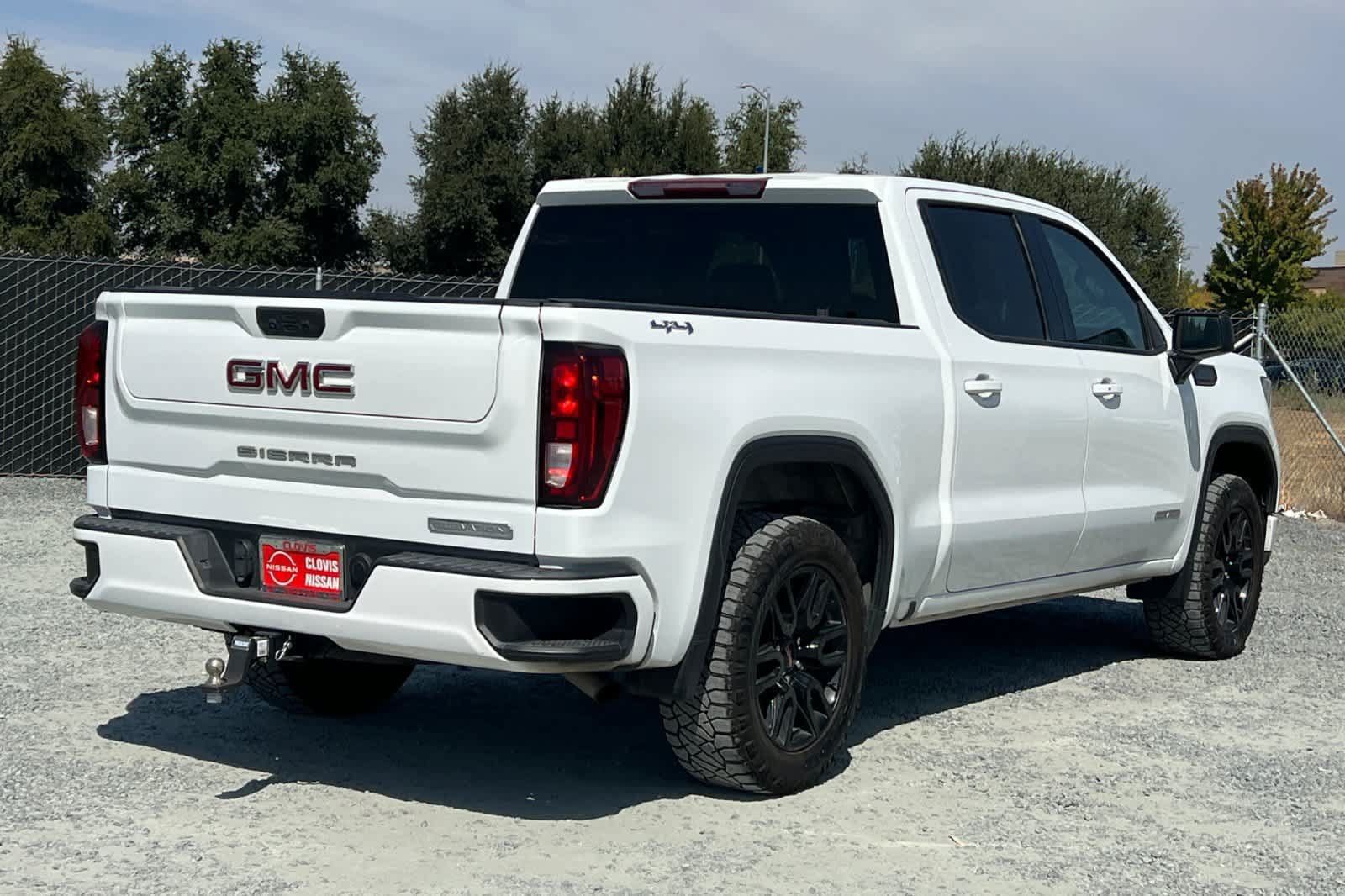 Used 2022 GMC Sierra 1500 Elevation AWD/4WD image 3