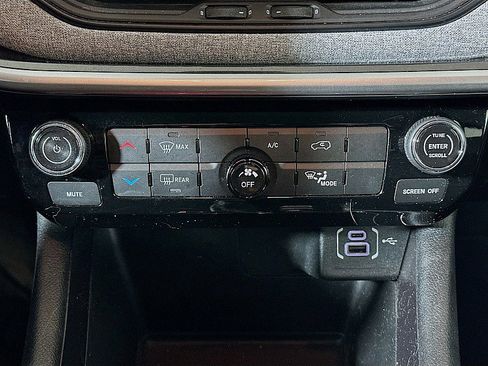 Used 2022 Jeep Compass Latitude image 16