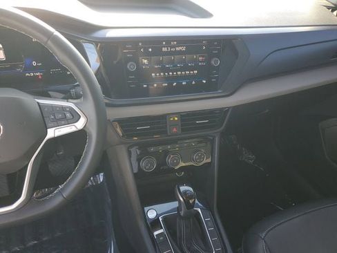Certified 2023 Volkswagen Taos SE w/ Black Wheel Package FWD image 24