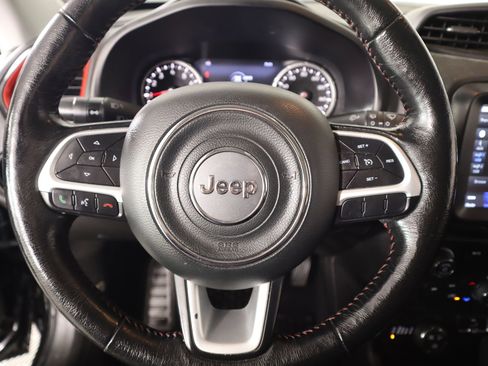 Used 2018 Jeep Renegade Trailhawk w/ UConnect 8.4 Nav Group image 3