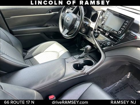 Used 2022 Toyota Camry SE FWD image 22