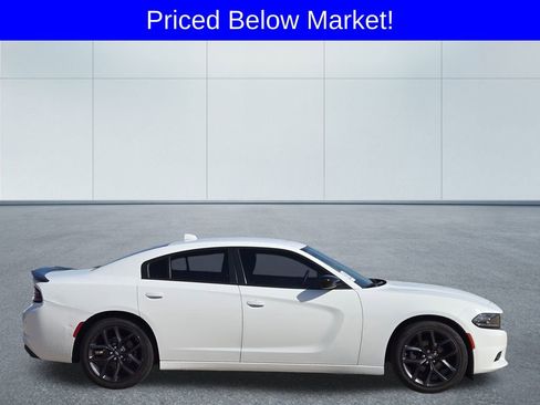 Used 2023 Dodge Charger SXT w/ Blacktop Package image 3