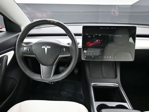 Used 2021 Tesla Model 3 Standard Range Plus image 22