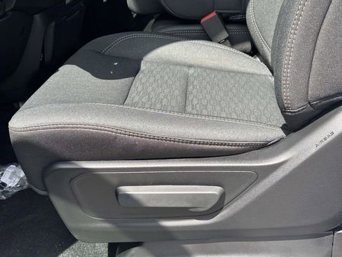 New 2026 RAM 1500 Express AWD/4WD image 13