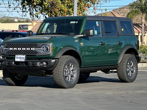 New 2025 Ford Bronco Badlands image 8