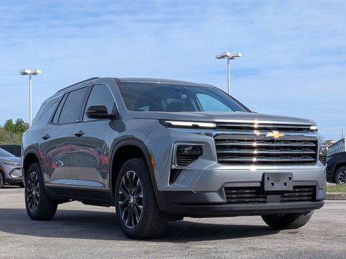 New 2026 Chevrolet Traverse LT w/ Sun and Wheel Package image 3