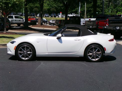 Certified 2023 MAZDA MX-5 Miata Grand Touring RWD image 5