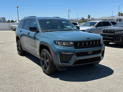 New 2026 Jeep Grand Cherokee L Limited w/ Limited Altitude Package AWD/4WD image 10