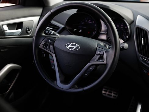 Used 2015 Hyundai Veloster Turbo image 25