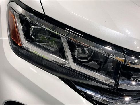 Used 2021 Volkswagen Atlas Cross Sport SE w/ Panoramic Sunroof Package FWD image 30