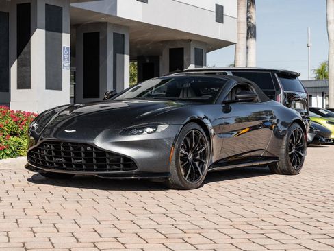 Used 2021 Aston Martin V8 Vantage Roadster image 29