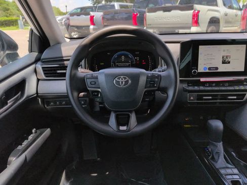 Used 2026 Toyota Camry LE FWD image 15