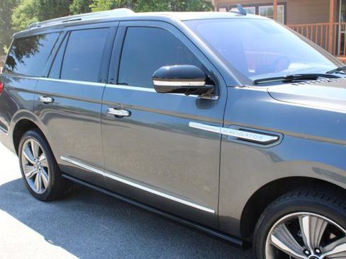 Used 2018 Lincoln Navigator Reserve w/ Technology Package AWD/4WD image 10