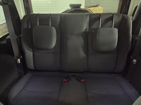 Used 2021 Jeep Wrangler Sport AWD/4WD image 21