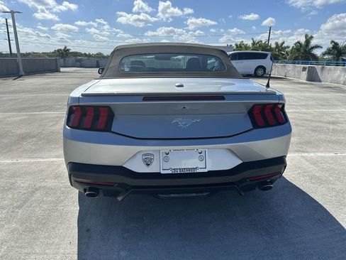 Used 2025 Ford Mustang Premium image 19