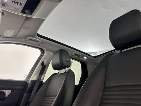 Used 2025 Land Rover Discovery Sport S image 12