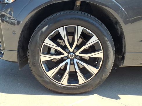 Used 2024 Volvo XC60 B5 Plus w/ Protection Package Premier image 22