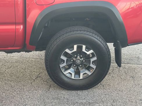 Used 2021 Toyota Tacoma TRD Off-Road w/ Technology Package AWD/4WD image 35