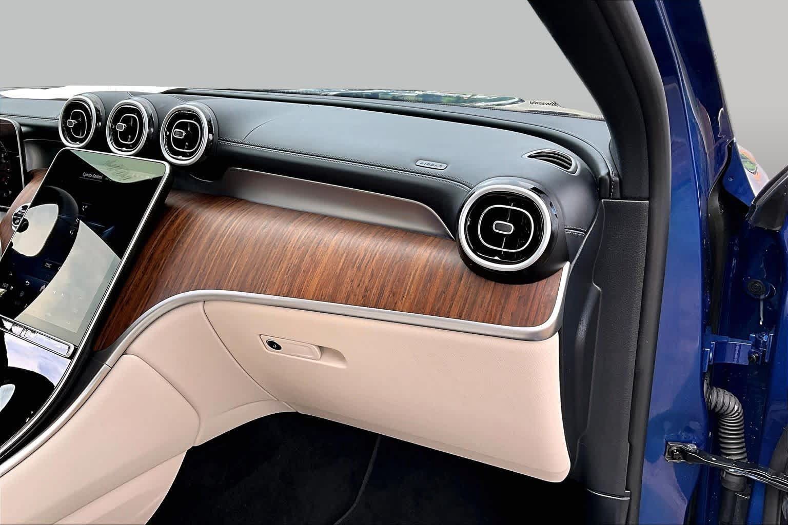 Certified 2025 Mercedes-Benz GLC 300 4MATIC image 18