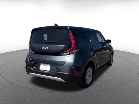 Used 2025 Kia Soul LX w/ LX Technology Package FWD image 14