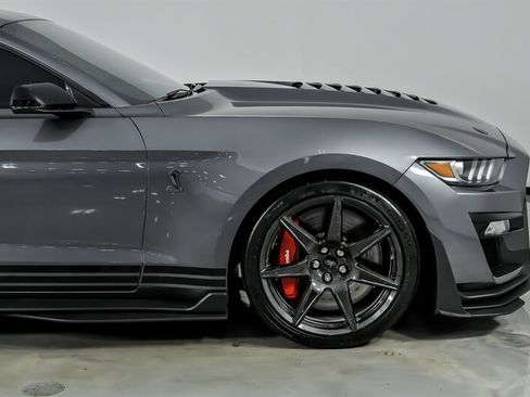 Used 2021 Ford Mustang Shelby GT500 w/ Carbon Fiber Track Pack RWD image 15