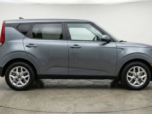 Used 2025 Kia Soul LX w/ LX Technology Package image 11