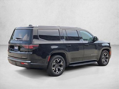 Used 2024 Jeep Wagoneer Series III AWD/4WD image 5