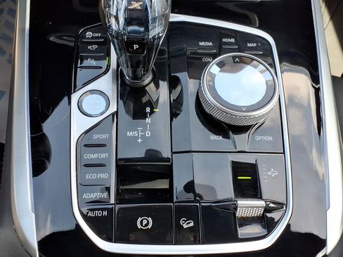 Used 2022 BMW X7 xDrive40i w/ M Sport Package image 22