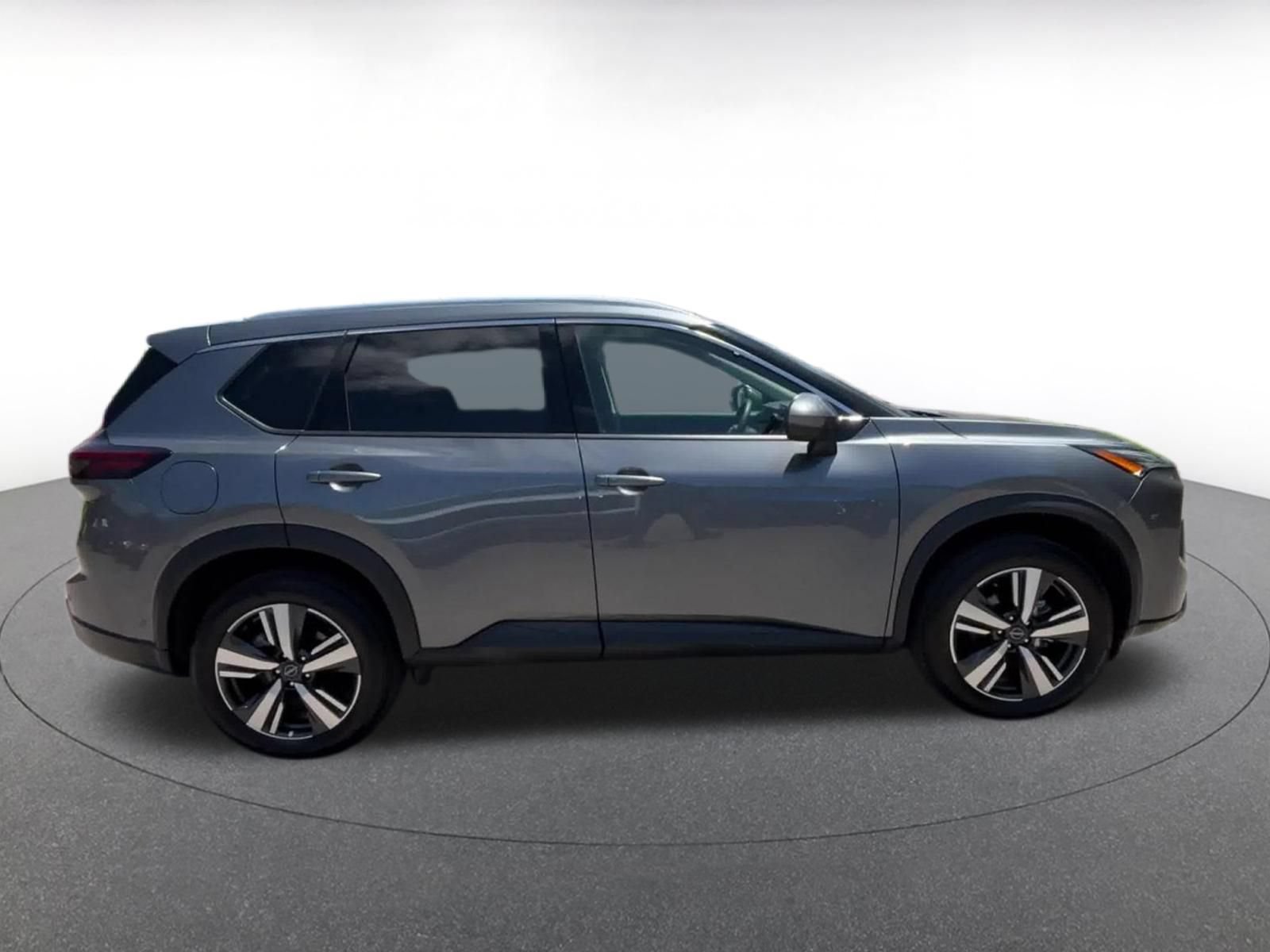Used 2026 Nissan Rogue SL FWD image 15