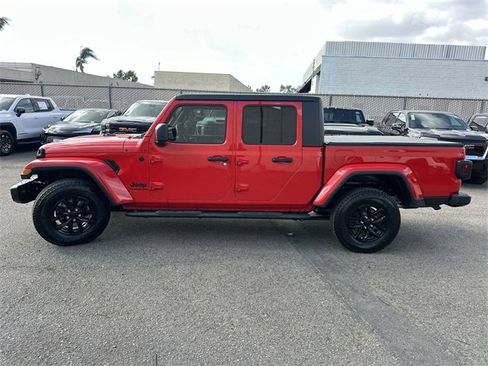 Used 2021 Jeep Gladiator Sport image 7